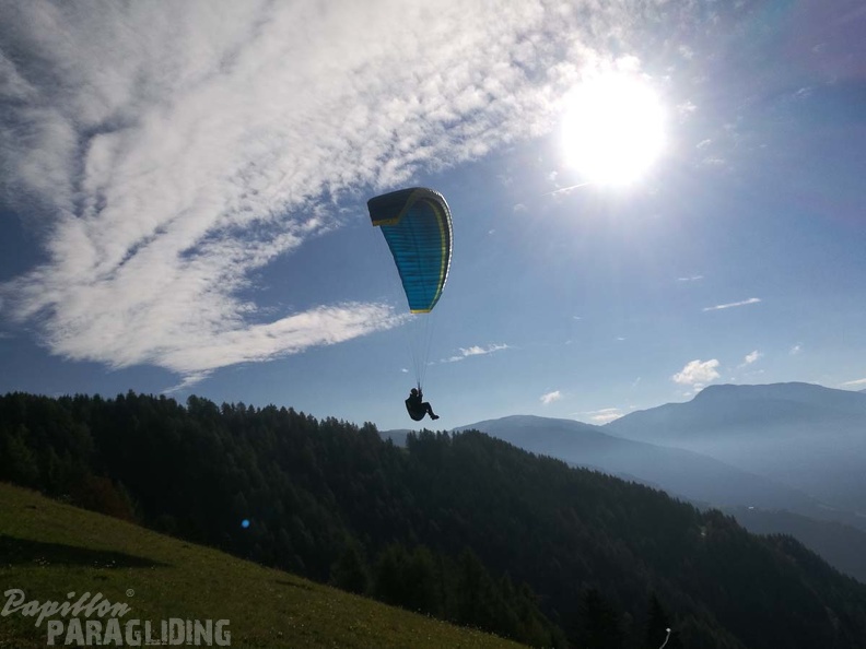 DH41.18_Luesen-Paragliding-300.jpg