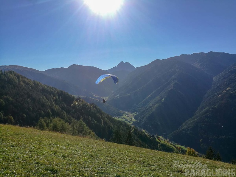 DH43.18 Luesen-Paragliding-121