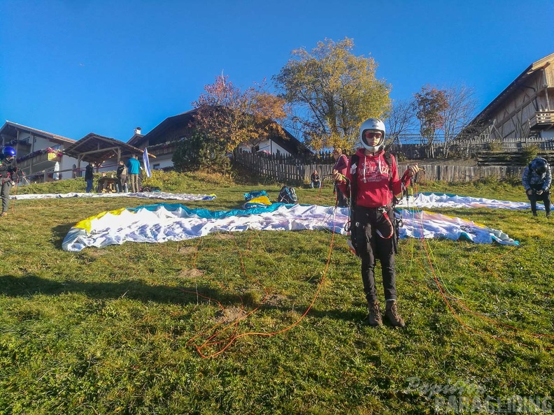 DH43.18 Luesen-Paragliding-204