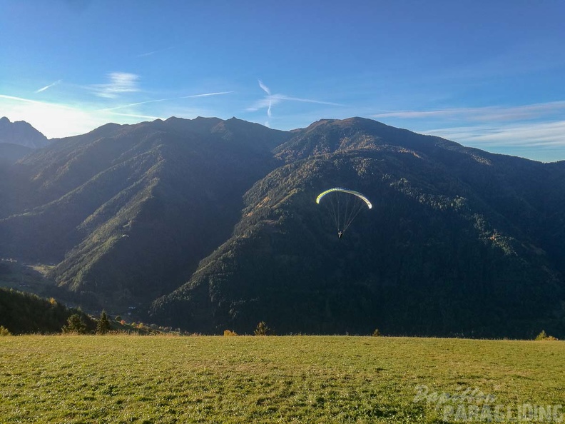 DH43.18 Luesen-Paragliding-206