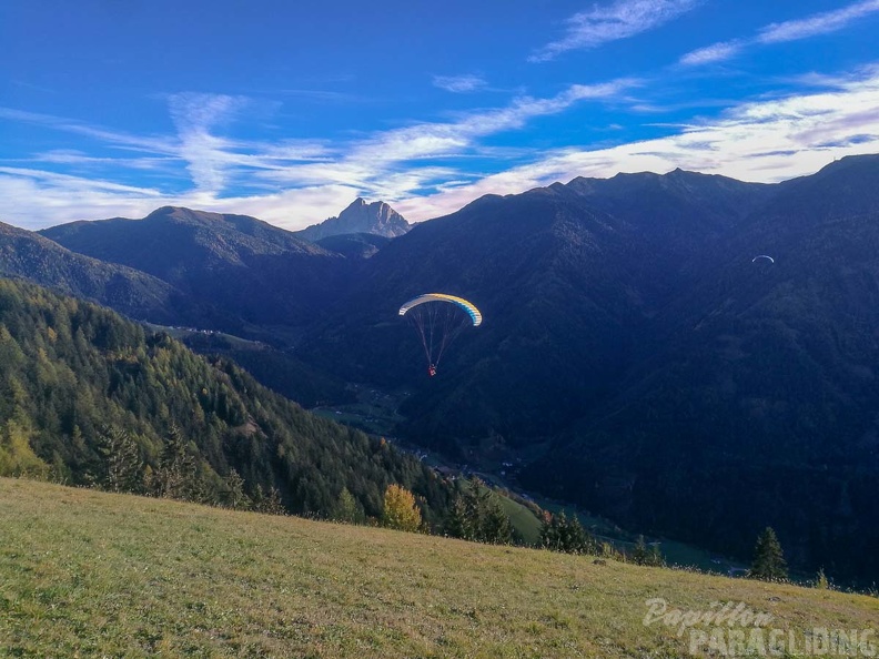 DH43.18 Luesen-Paragliding-232