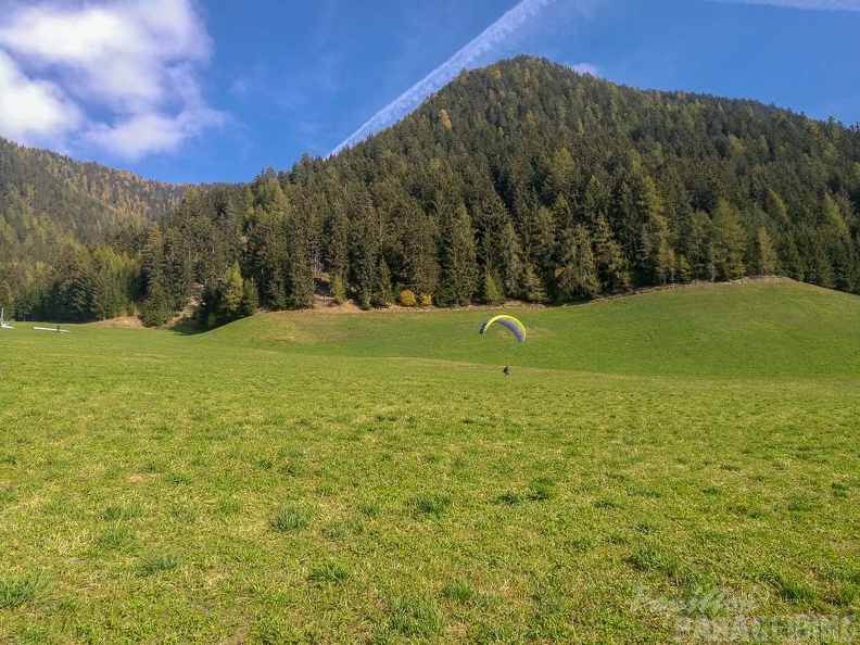 DH43.18 Luesen-Paragliding-344