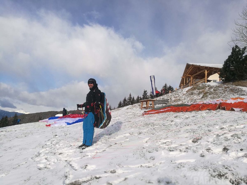 DH50.18 Luesen-Paragliding-118