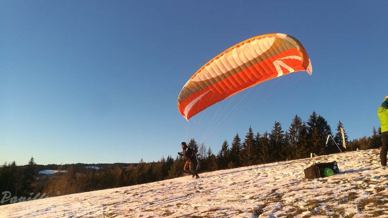 DH50.18 Luesen-Paragliding-277