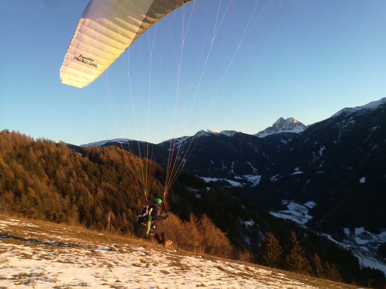 DH50.18 Luesen-Paragliding-292