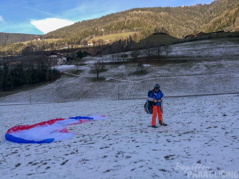 DH52.18 Luesen-Paragliding-134