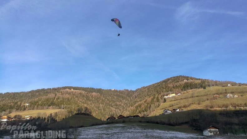 DH52.18 Luesen-Paragliding-150