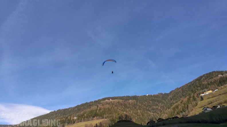 DH52.18_Luesen-Paragliding-153.jpg