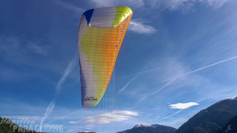 DH52.18 Luesen-Paragliding-170