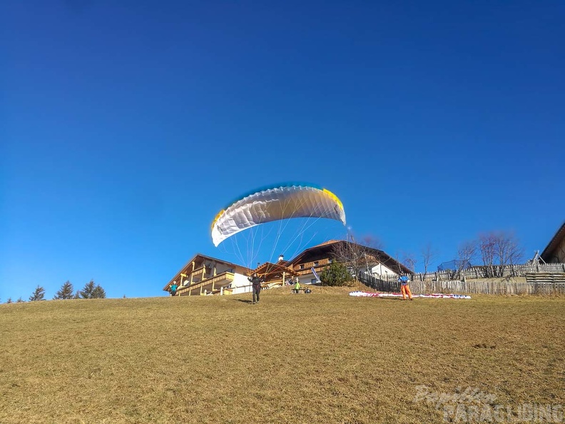 DH52.18 Luesen-Paragliding-259