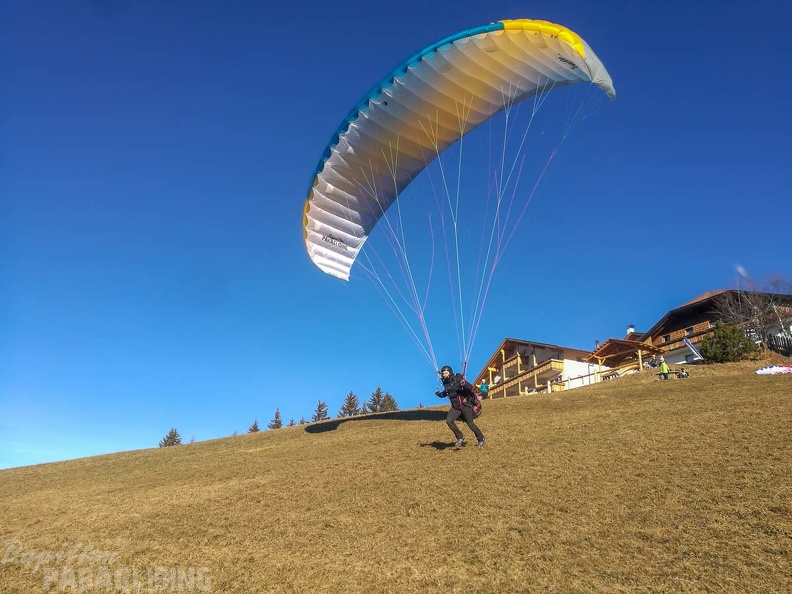 DH52.18 Luesen-Paragliding-261