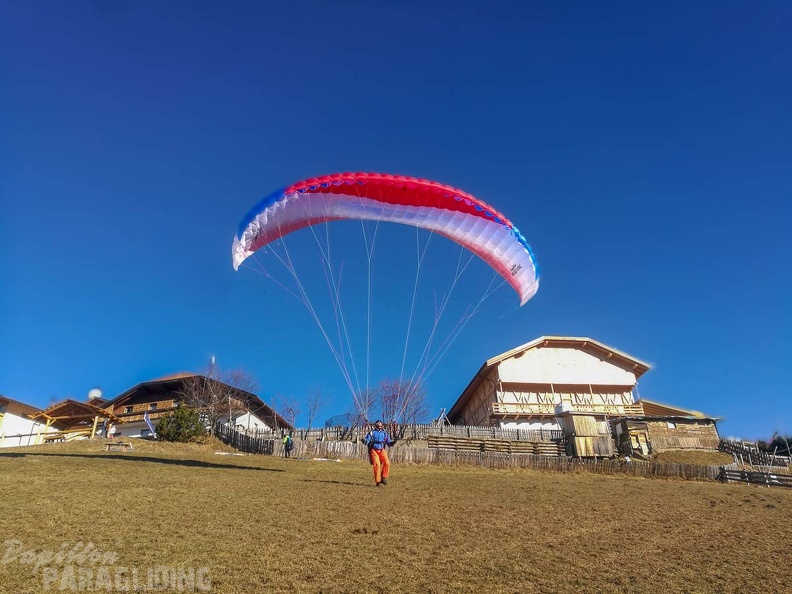 DH52.18 Luesen-Paragliding-267