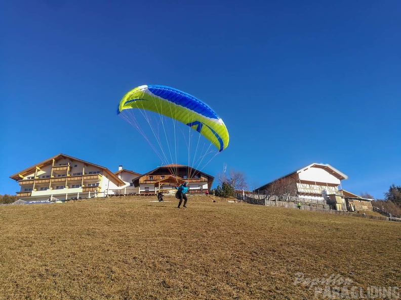 DH52.18 Luesen-Paragliding-288