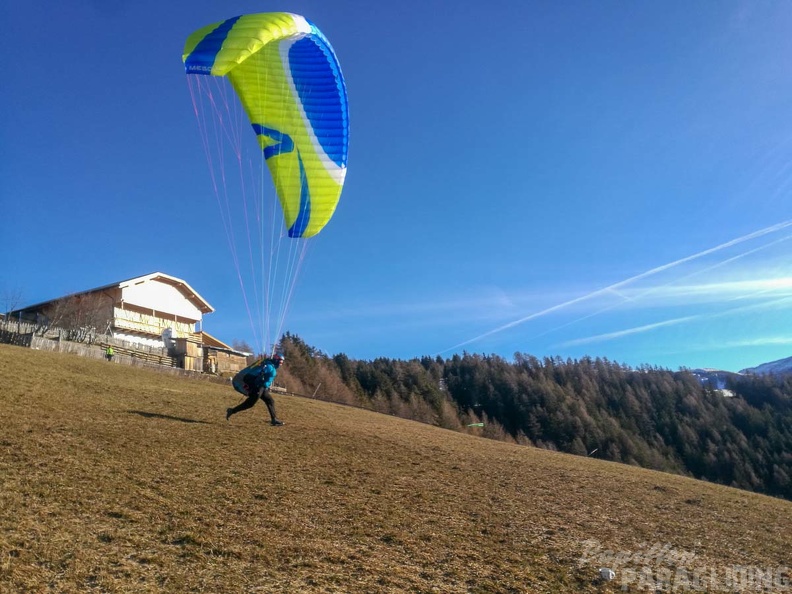 DH52.18 Luesen-Paragliding-290