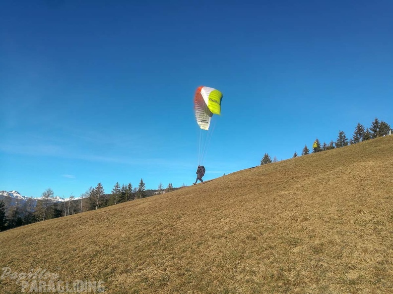 DH52.18 Luesen-Paragliding-293