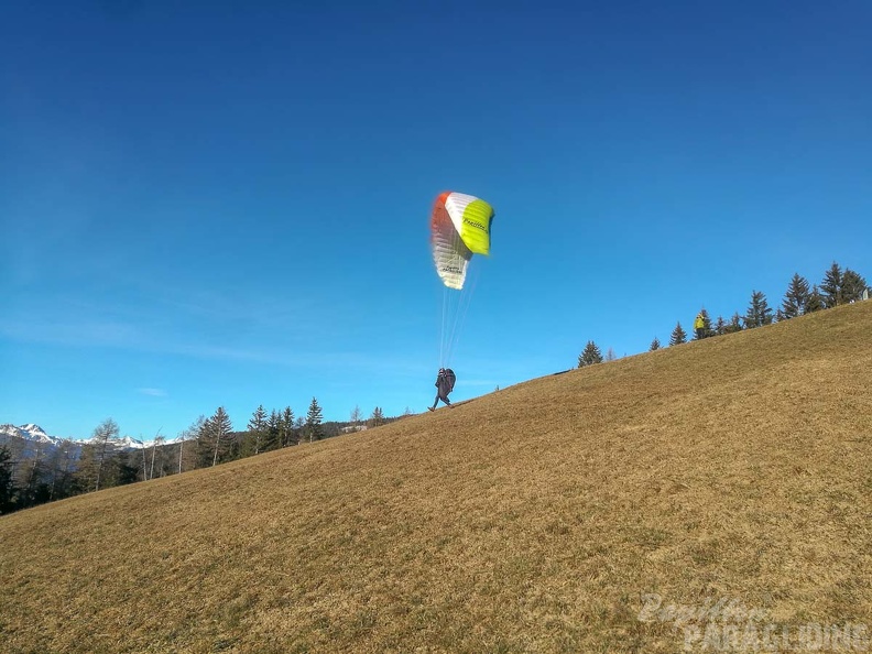 DH52.18 Luesen-Paragliding-293