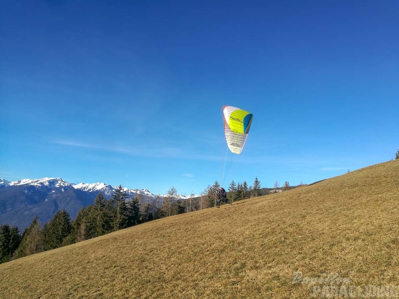 DH52.18 Luesen-Paragliding-294