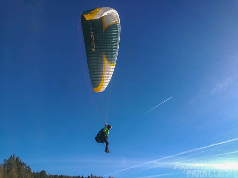 DH52.18 Luesen-Paragliding-301