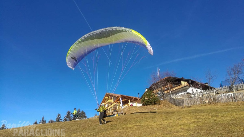 DH52.18 Luesen-Paragliding-306