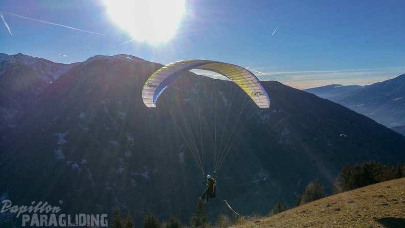 DH52.18 Luesen-Paragliding-315