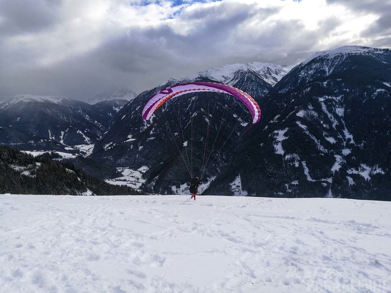 DH7.18_Paragliding-282.jpg