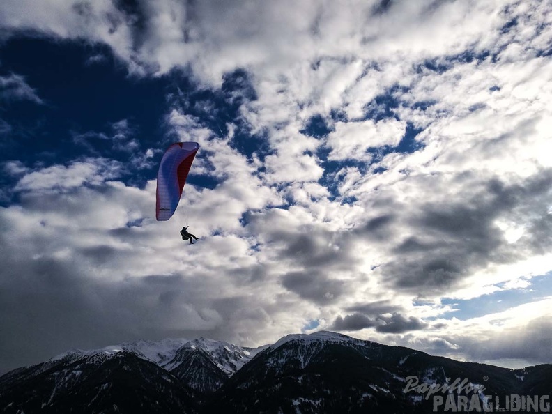 DH7.18_Paragliding-296.jpg