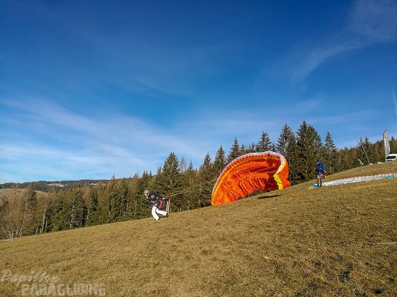 DH1.19 Luesen-Paragliding-170