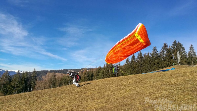 DH1.19 Luesen-Paragliding-210