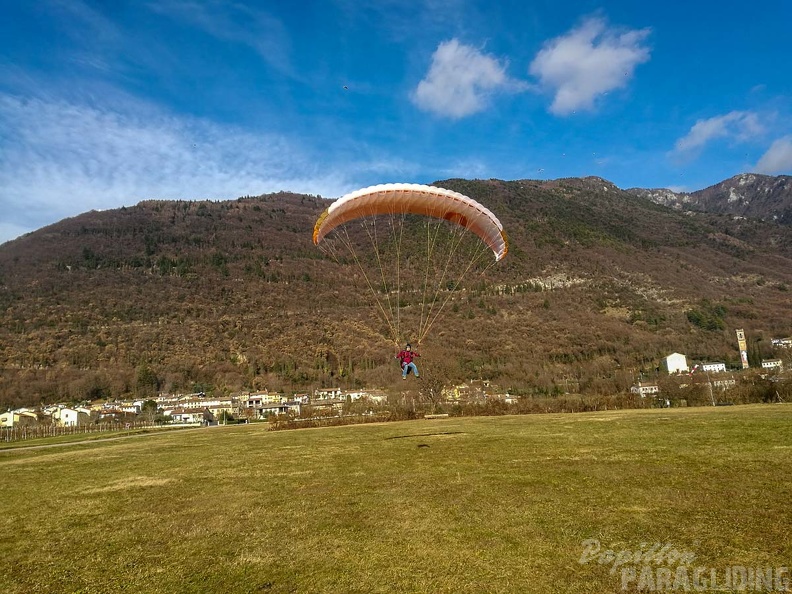 DH1.19 Luesen-Paragliding-250