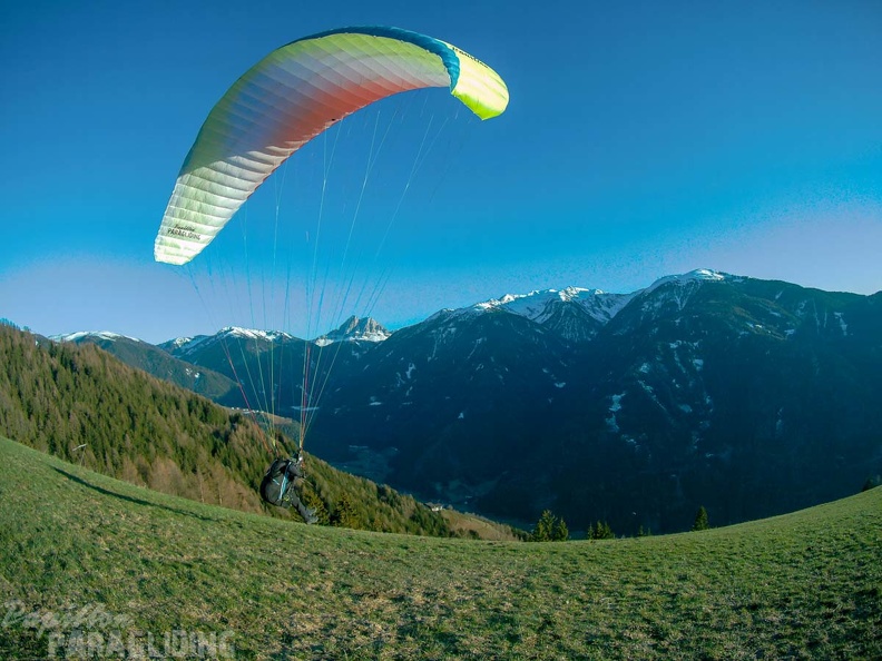 DH13.19 Luesen-Paragliding-107