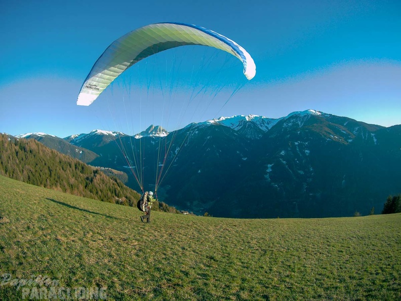 DH13.19 Luesen-Paragliding-111