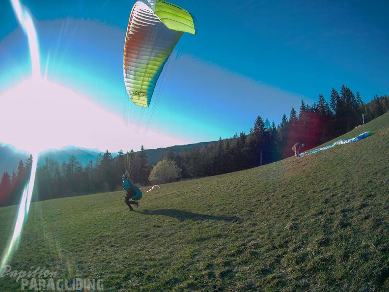 DH13.19 Luesen-Paragliding-113