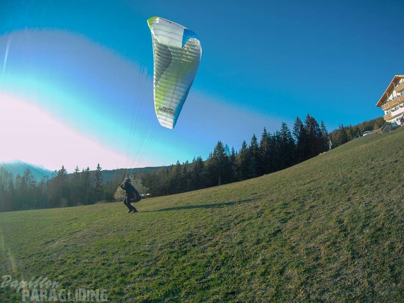 DH13.19 Luesen-Paragliding-118