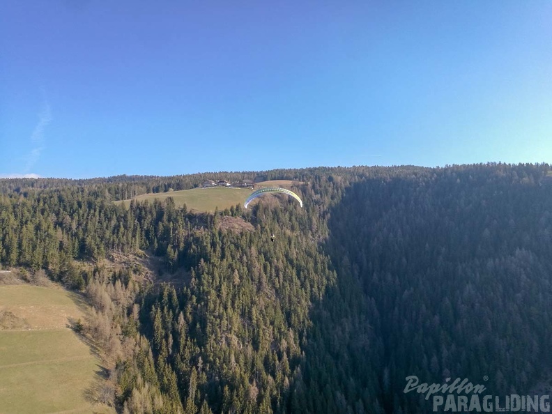 DH13.19 Luesen-Paragliding-140