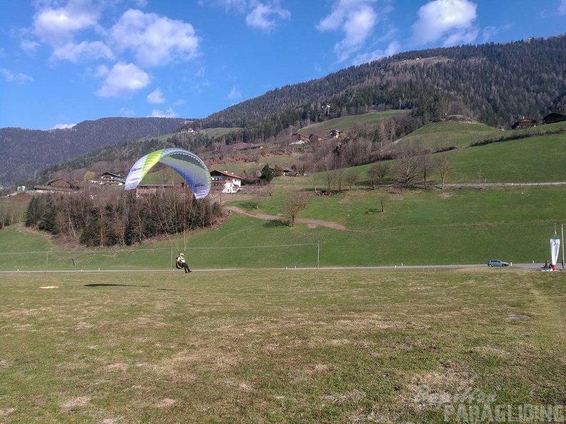 DH13.19 Luesen-Paragliding-153