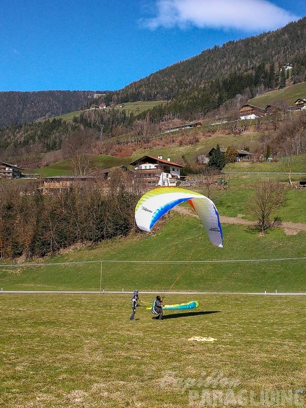 DH13.19_Luesen-Paragliding-225.jpg