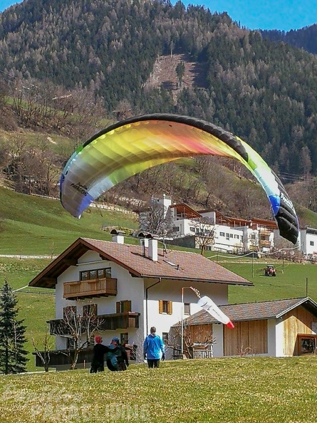 DH13.19_Luesen-Paragliding-246.jpg