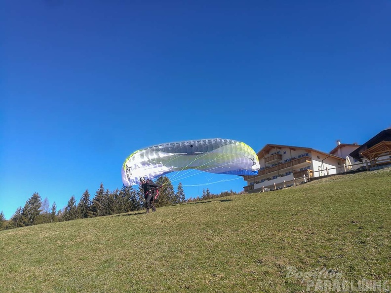 DH13.19 Luesen-Paragliding-269