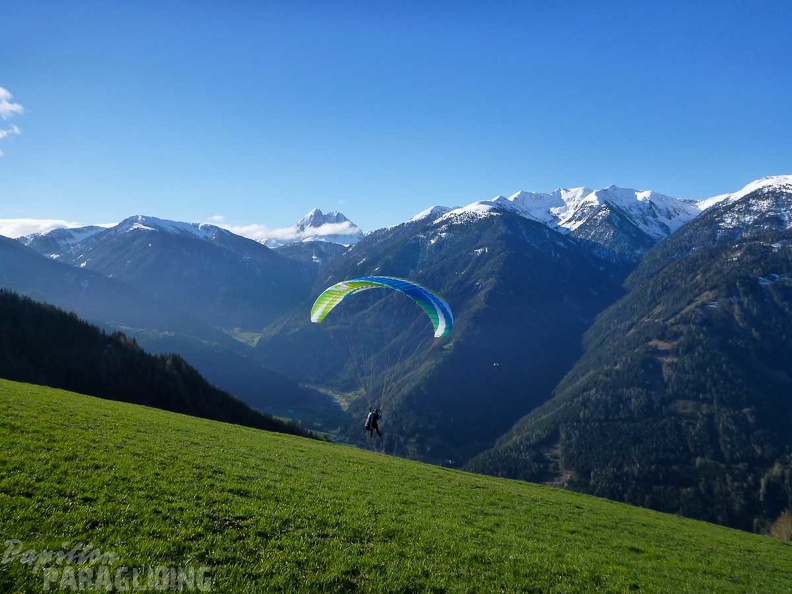 DH15.19_Luesen-Paragliding-121.jpg
