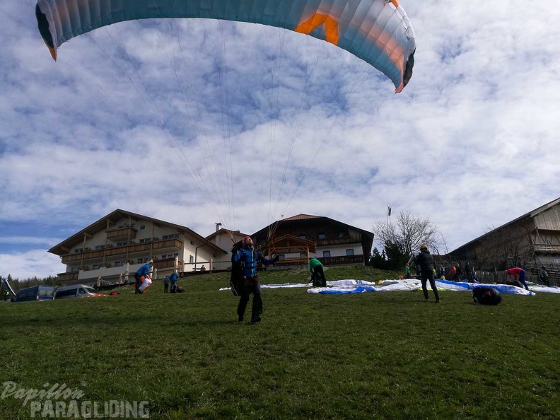 DH15.19 Luesen-Paragliding-153