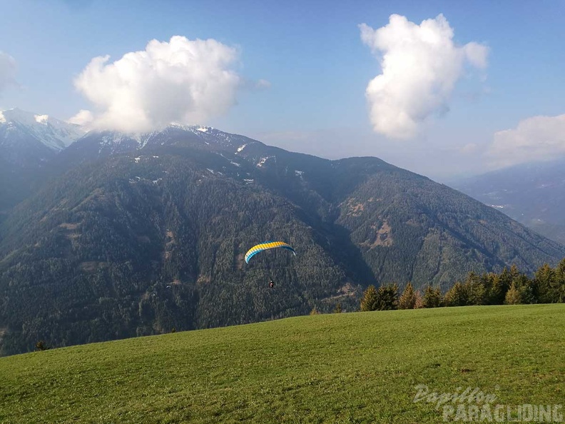 DH15.19 Luesen-Paragliding-213