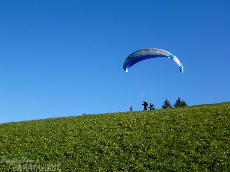DH15.19 Luesen-Paragliding-258