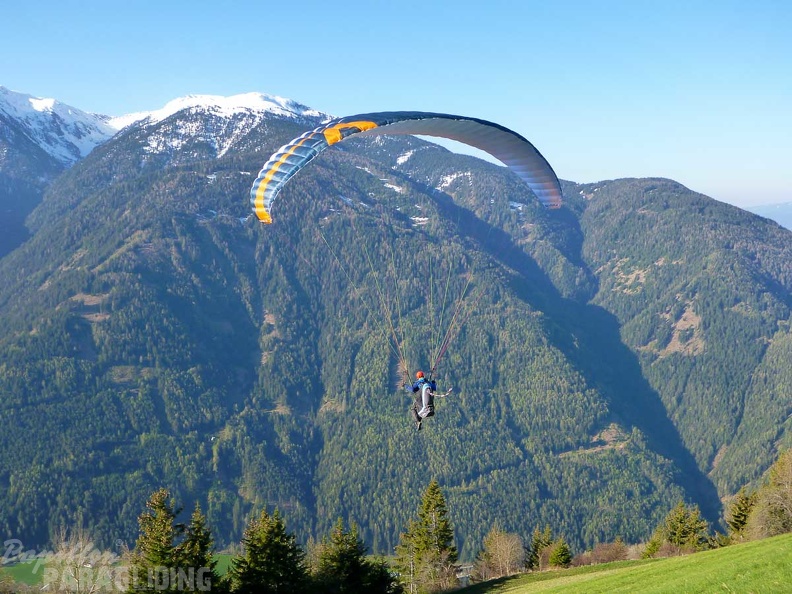 DH15.19_Luesen-Paragliding-270.jpg