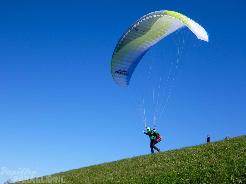 DH15.19 Luesen-Paragliding-281
