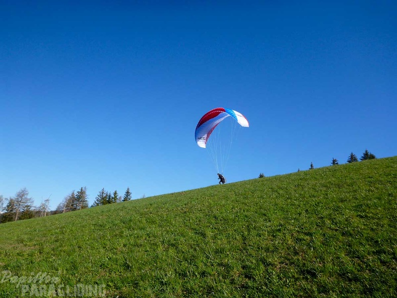 DH15.19 Luesen-Paragliding-287