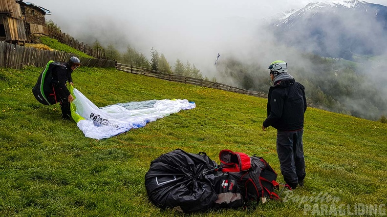 DH21.19 Paragliding-Luesen-122