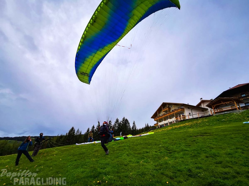 DH21.19 Paragliding-Luesen-145