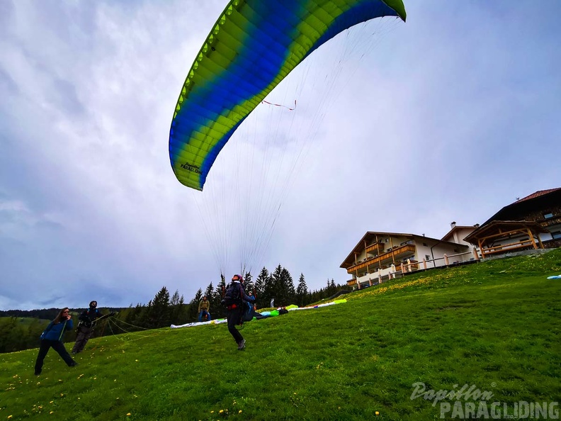 DH21.19_Paragliding-Luesen-145.jpg