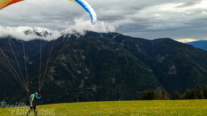 DH21.19 Paragliding-Luesen-158