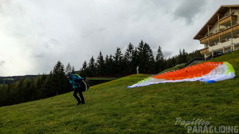 DH21.19 Paragliding-Luesen-183